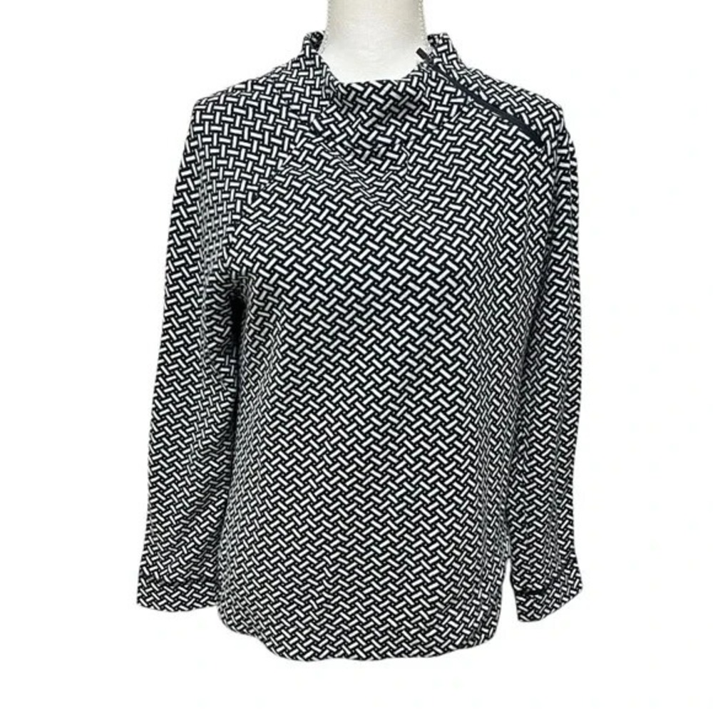 T by Talbots‎ Geometric Print Zip Mock Neck Athletic Top Long Sleeve Size Medium